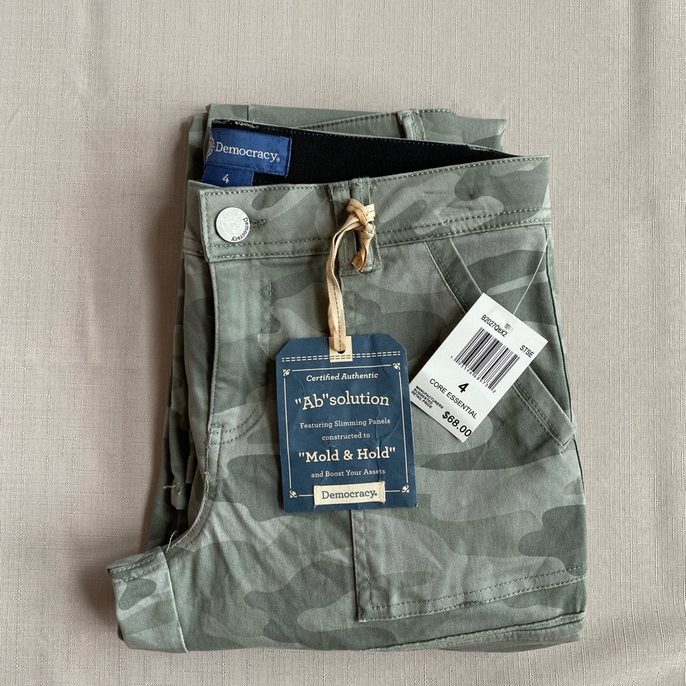 DEMOCRACY Size 4 Ab-Solution Green Camouflage ankle- NWT $68.00
